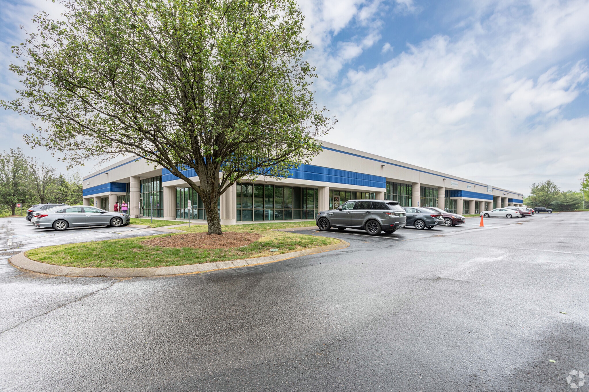 5225-5259 Harding Pl, Nashville, TN à louer Photo principale– Image 1 sur 4