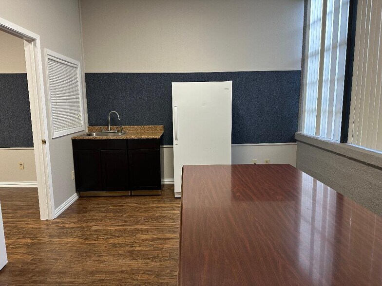 101 Uhland Rd, San Marcos, TX à louer - Photo intérieure – Image 3 sur 8