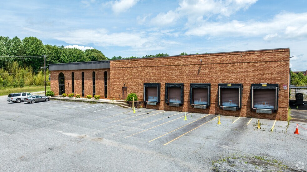 175 18th St SE, Hickory, NC à vendre - Photo de l’immeuble – Image 2 sur 23