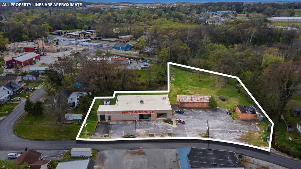 100 Hopkinsville St, Russellville, KY à vendre - Photo de l’immeuble – Image 2 sur 20