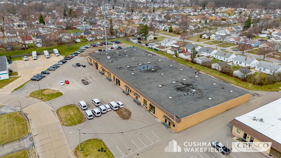 4346-4376 Cranwood Pky, Warrensville Heights, OH à louer - Photo principale – Image 1 sur 5