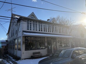 20-22 E Oakland Ave, Doylestown, PA à louer Photo de l’immeuble– Image 1 sur 1