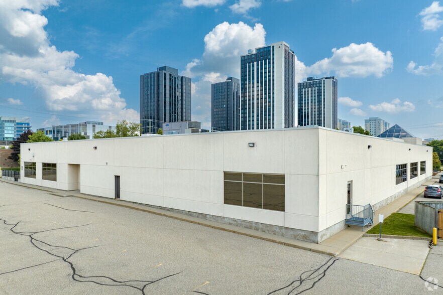 156 Columbia St W, Waterloo, ON à louer - Photo de l’immeuble – Image 2 sur 4