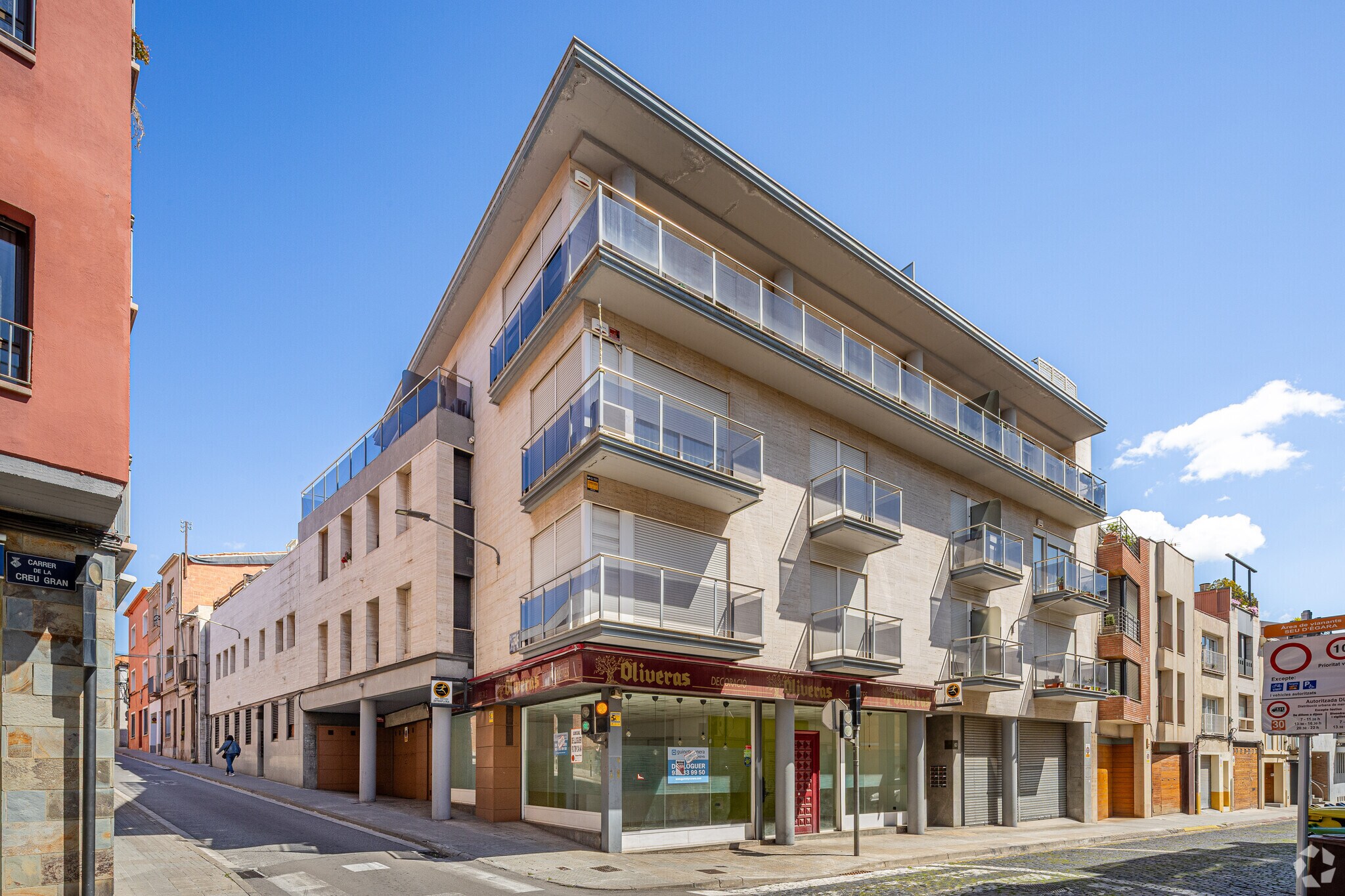 Local commercial dans Terrassa, Barcelona à louer Photo principale– Image 1 sur 4