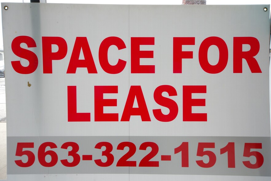 2820 W Locust St, Davenport, IA à louer - Photo de l’immeuble – Image 3 sur 20