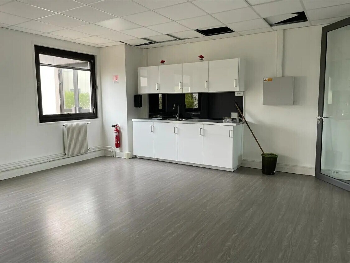 Local d’activités dans Cergy à louer Photo intérieure– Image 1 sur 4