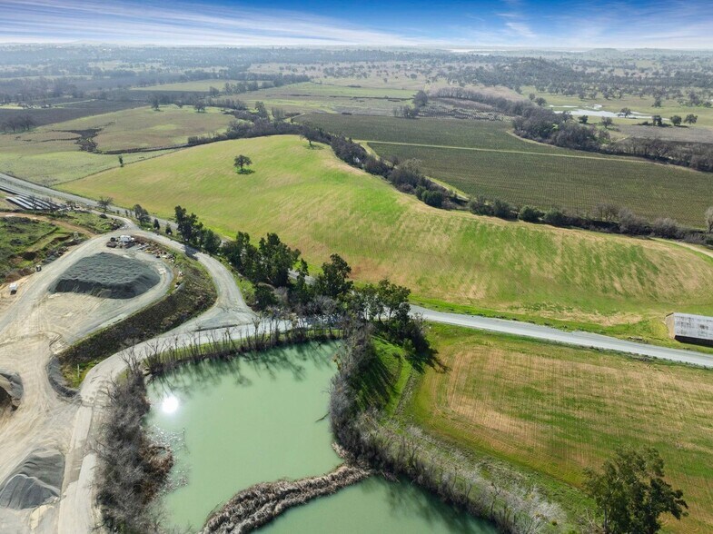 3270 Jackson Valley Rd, Ione, CA à vendre - Photo principale – Image 1 sur 29