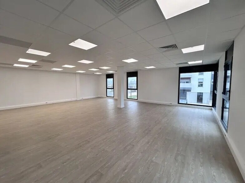 Bureau dans Péronnas à louer - Photo de l’immeuble – Image 2 sur 5