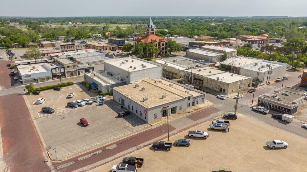 160 E Mason St, Stephenville, TX à louer - Photo de l’immeuble – Image 2 sur 16