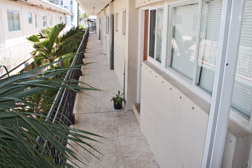 7435 Byron Ave, Miami Beach, FL à vendre - Autre – Image 3 sur 21