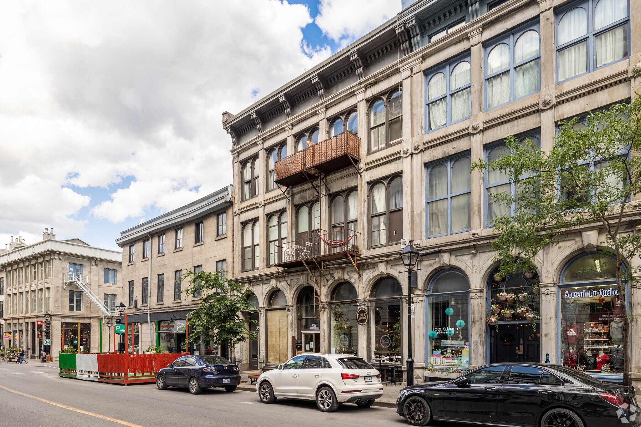 350 Rue Notre-Dame E, Montréal, QC à vendre Photo principale– Image 1 sur 4