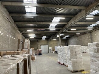 Plus de détails pour Industriel/Logistique à louer