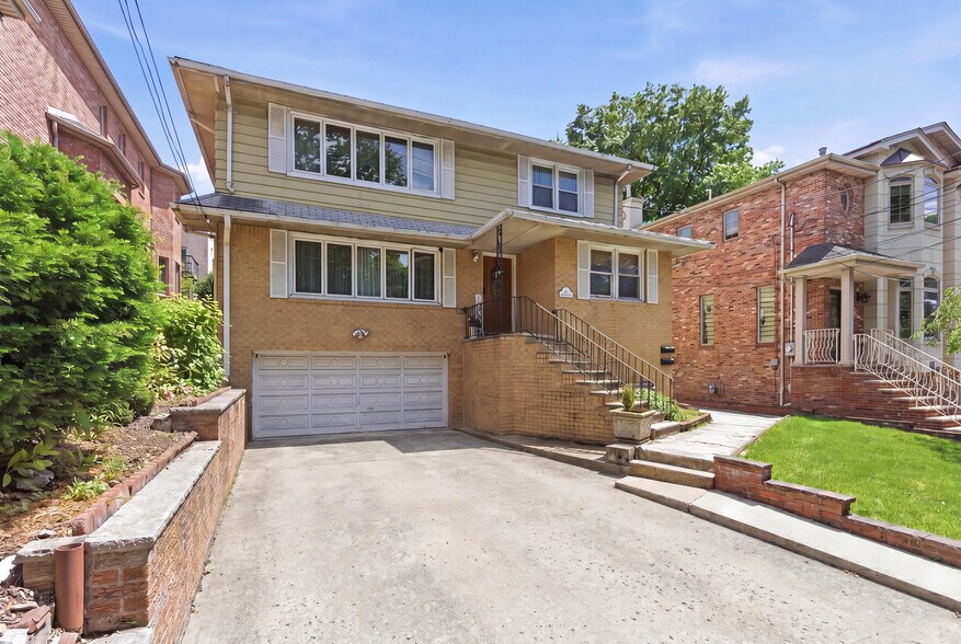 312 6th St, Palisades Park, NJ à vendre - Photo de l’immeuble – Image 1 sur 22