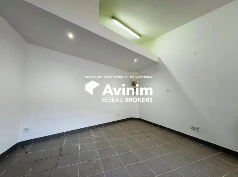 Local commercial dans Chelles à vendre - Photo intérieure – Image 2 sur 6