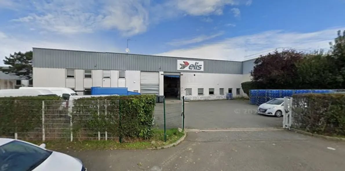 Industriel/Logistique dans Plaisir à vendre Photo de l’immeuble– Image 1 sur 2