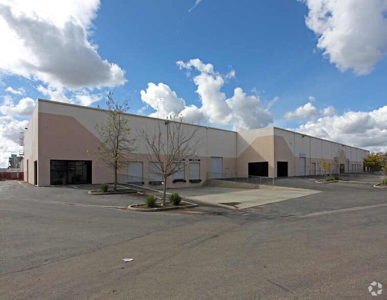 2561 Mercantile Dr, Rancho Cordova, CA à louer - Photo de l’immeuble – Image 3 sur 10