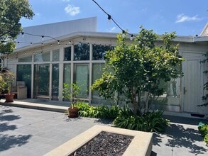 8758-8764 Venice Blvd, Los Angeles, CA à louer Photo de l’immeuble– Image 1 sur 4