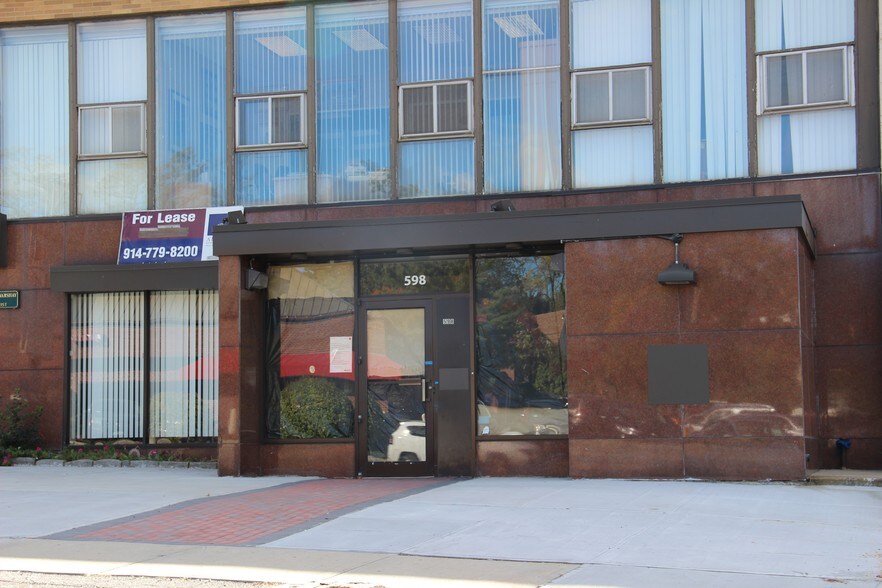 598 Tuckahoe Rd, Yonkers, NY à louer - Photo de l’immeuble – Image 3 sur 3