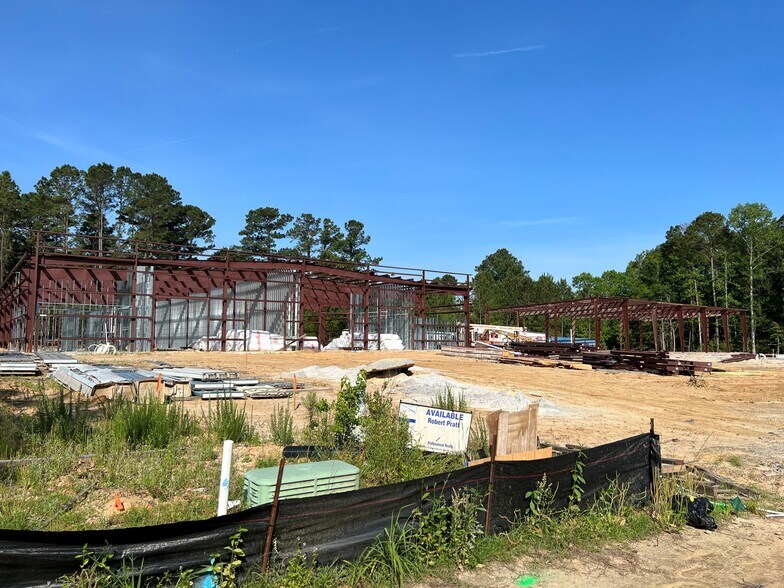 7641 Sandlapper Pky, North Charleston, SC à vendre - Photo de l’immeuble – Image 2 sur 12