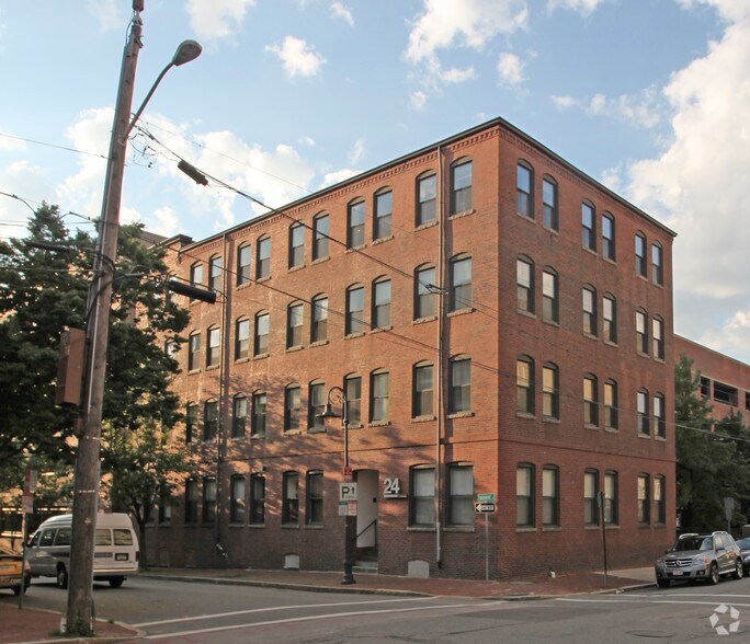 24 Thorndike St, Cambridge, MA à louer - Photo de l’immeuble – Image 1 sur 20