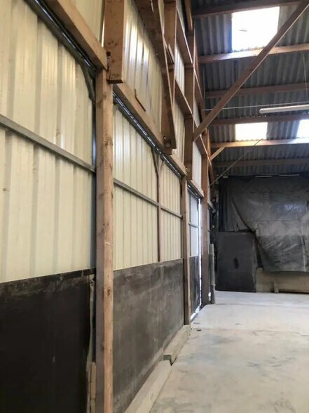 Industriel/Logistique dans Plounévézel à louer - Photo de l’immeuble – Image 3 sur 5