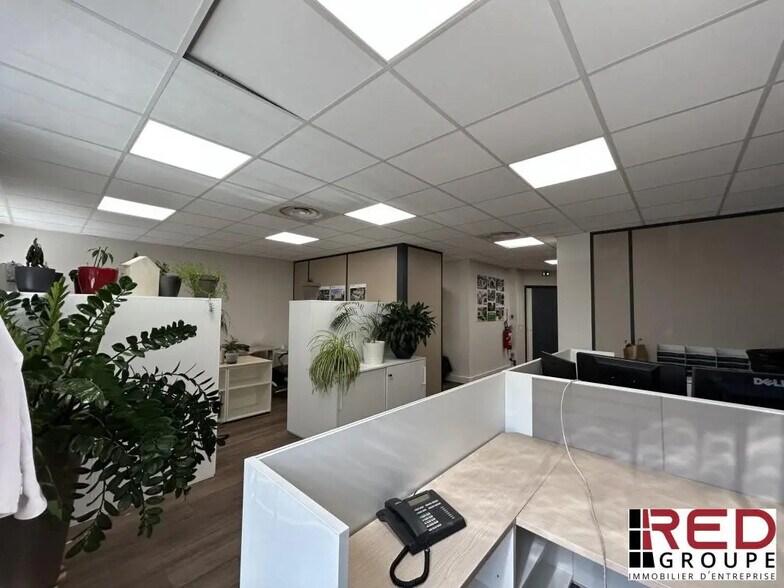 Bureau dans Aix-en-Provence à louer - Photo de l’immeuble – Image 3 sur 9