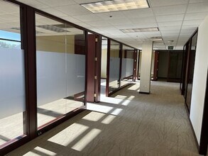 74199 El Paseo Dr, Palm Desert, CA à louer Photo intérieure– Image 2 sur 7