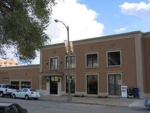 512 W Burlington Ave, La Grange, IL à louer Photo de l’immeuble– Image 1 sur 1