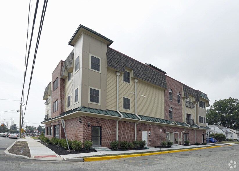 1005 Rahway Ave, Avenel, NJ à louer - Photo de l’immeuble – Image 2 sur 5
