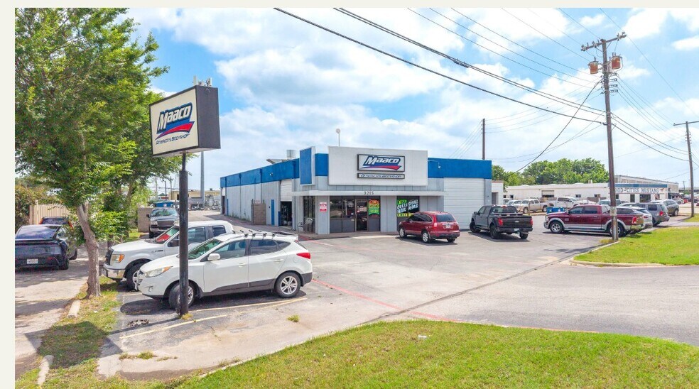 3215 Euless Blvd, Euless, TX à vendre - Photo de l’immeuble – Image 1 sur 3