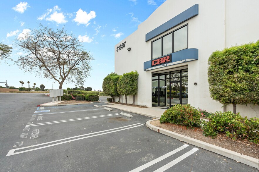 31887 Corydon Rd, Lake Elsinore, CA à vendre - Photo de l’immeuble – Image 3 sur 14