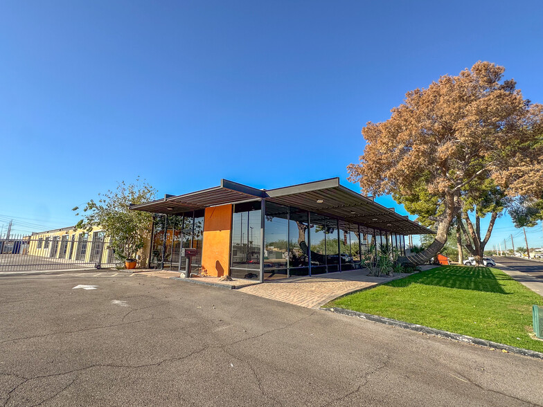 1000 N McClintock Dr, Tempe, AZ à vendre - Photo de l’immeuble – Image 2 sur 8