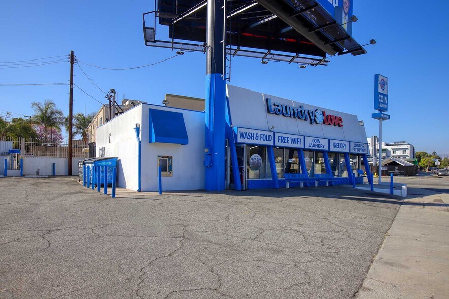 10504 Victory Blvd, North Hollywood, CA à vendre - Photo de l’immeuble – Image 3 sur 21