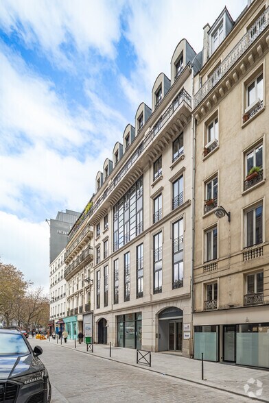 32 Rue René Boulanger, Paris à louer - Photo de l’immeuble – Image 1 sur 9