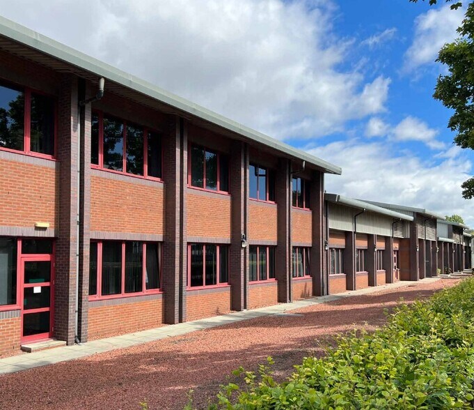 Earls Rd, Grangemouth à louer - Photo de l’immeuble – Image 1 sur 3