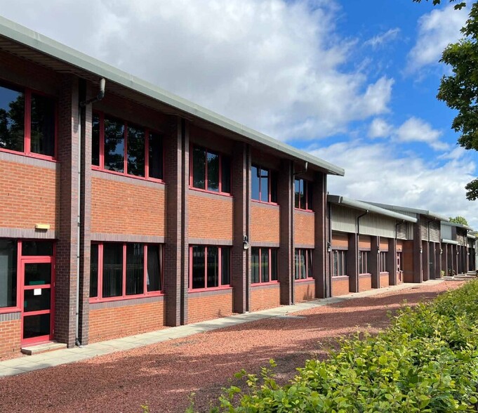 Earls Rd, Grangemouth à louer - Photo de l’immeuble – Image 2 sur 5