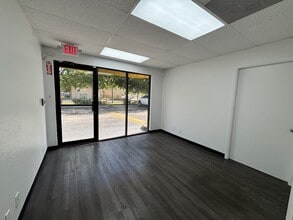 4990 SW 52nd St, Fort Lauderdale, FL à louer Photo intérieure– Image 2 sur 12