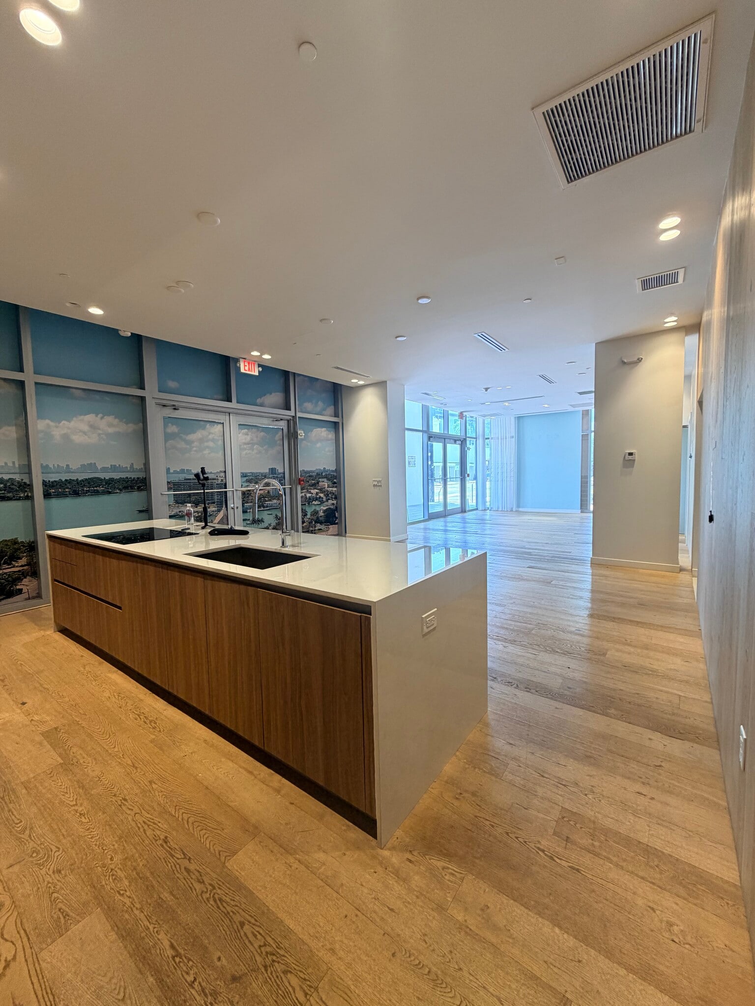 6879-6899 Collins Ave, Miami Beach, Miami Beach, FL à louer Photo intérieure– Image 1 sur 5