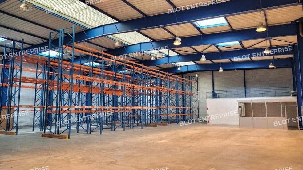 8 Rue Marcel Dassault, Sainte-Luce-sur-Loire à louer - Photo de l’immeuble – Image 2 sur 9