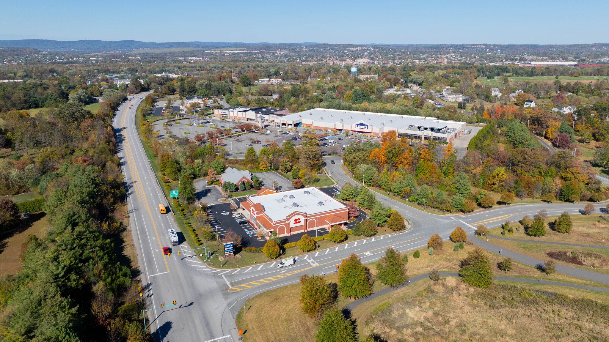 1112-1140 Town Square Rd, Pottstown, PA à louer Photo de l’immeuble– Image 1 sur 2