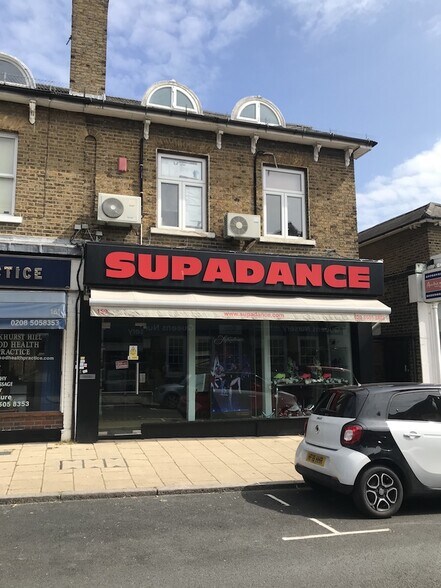 159 Queens Rd, Buckhurst Hill à louer - Photo principale – Image 1 sur 3