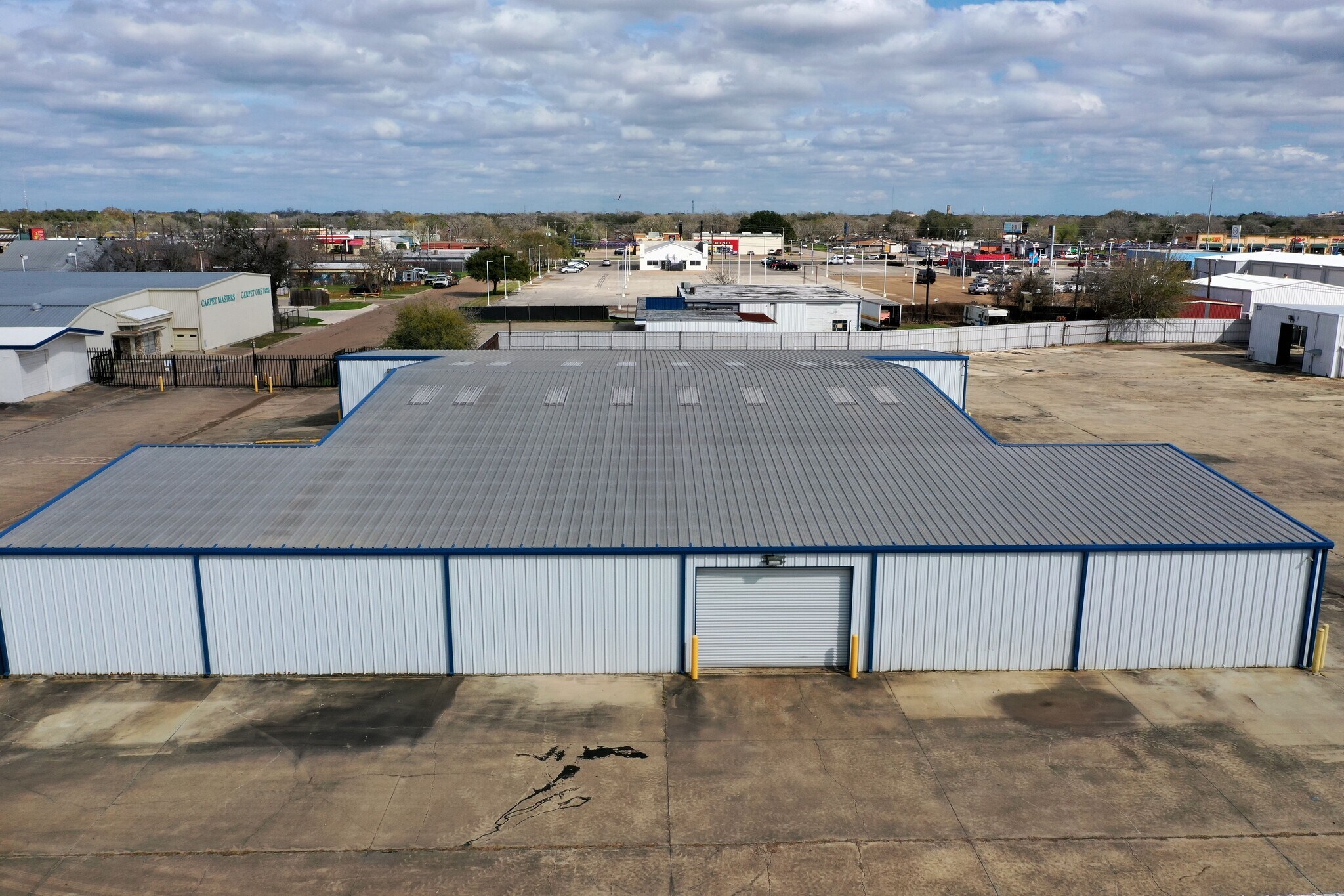 206 E Anaqua Ave, Victoria, TX à louer Photo de l’immeuble– Image 1 sur 5