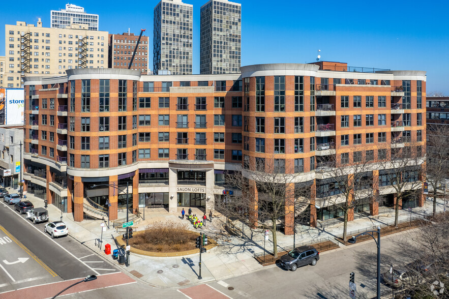 2301 N Clark St, Chicago, IL à louer - Photo de l’immeuble – Image 1 sur 6