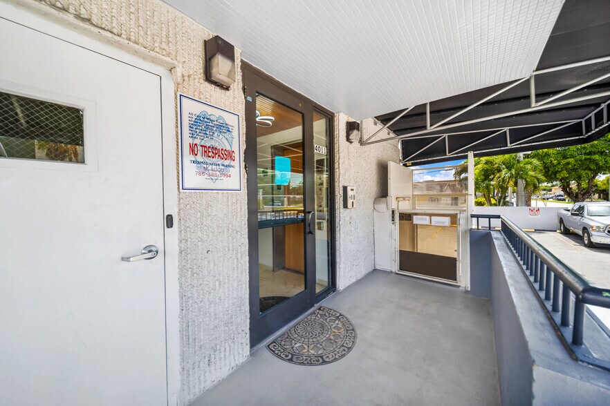 4011 W Flagler St, Miami, FL à louer - Photo de l’immeuble – Image 2 sur 20