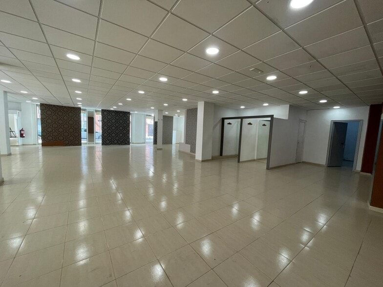 Immeuble residentiel dans Vilanova del Camí, Barcelona à vendre - Photo intérieure – Image 2 sur 9