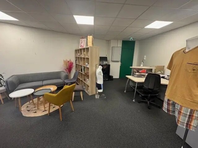 Bureau dans Rosny-sous-Bois à louer - Photo de l’immeuble – Image 3 sur 11