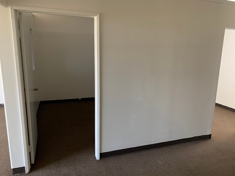 7151 Lincoln Ave, Buena Park, CA à louer - Photo intérieure – Image 3 sur 15