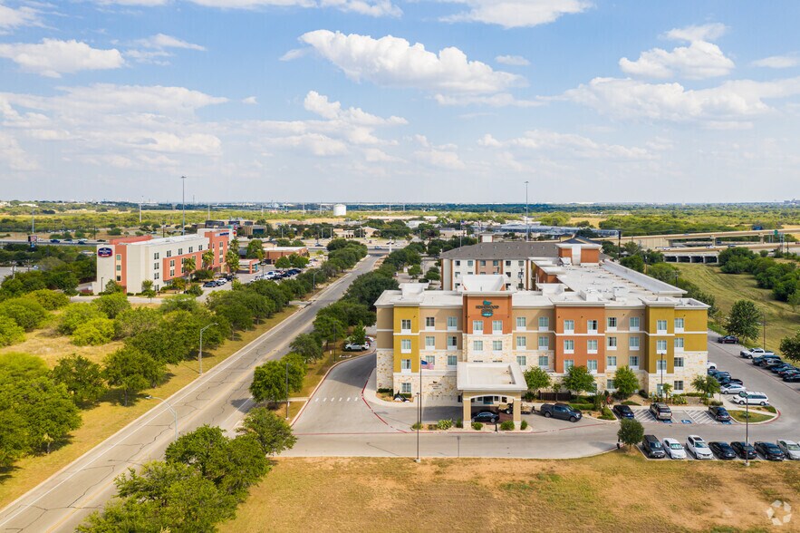 138 Richland Hills Dr, San Antonio, TX à vendre - Photo de l’immeuble – Image 3 sur 4
