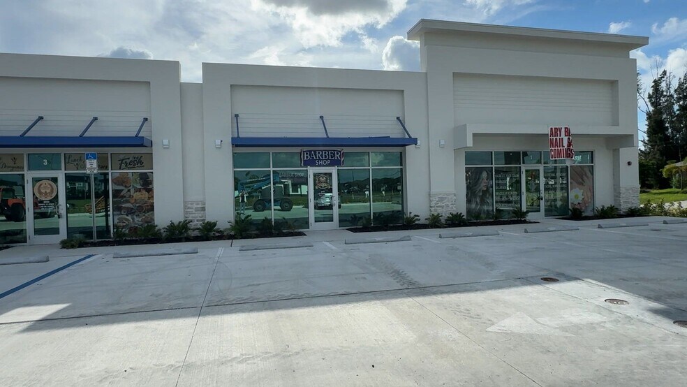 122 Chiquita S Blvd, Cape Coral, FL à louer - Vidéo sur l’annonce professionnelle – Image 2 sur 5