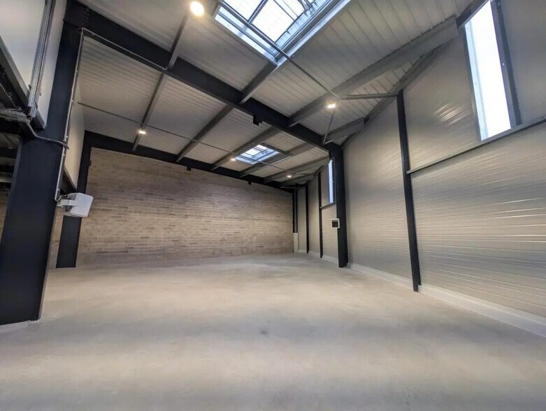 17 Rue Emile Levassor, Les Mureaux à louer - Photo de l’immeuble – Image 3 sur 14